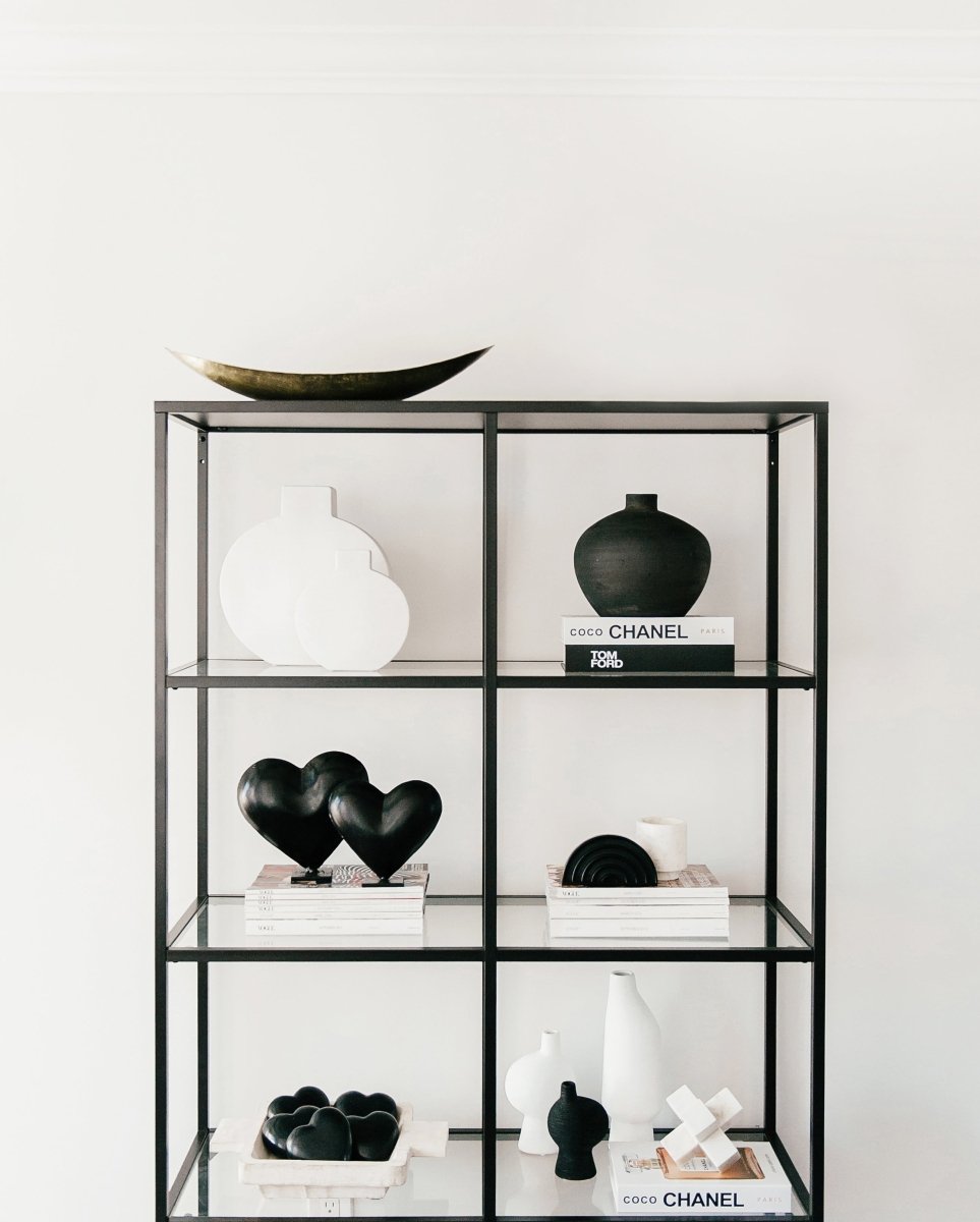 Decor Accents for Styling a Bookshelf